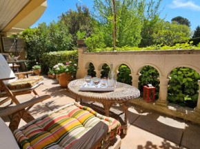 Aix centre, 2 room apartment garden, parking